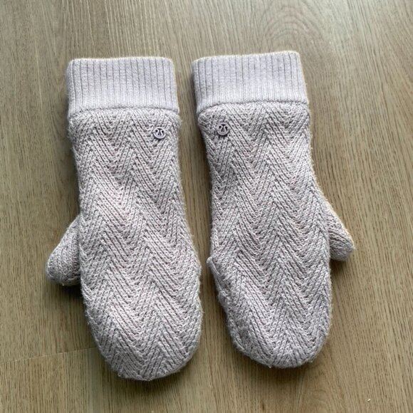 Pink Lululemon Sherpa Weave Mittens - Picture 3 of 9